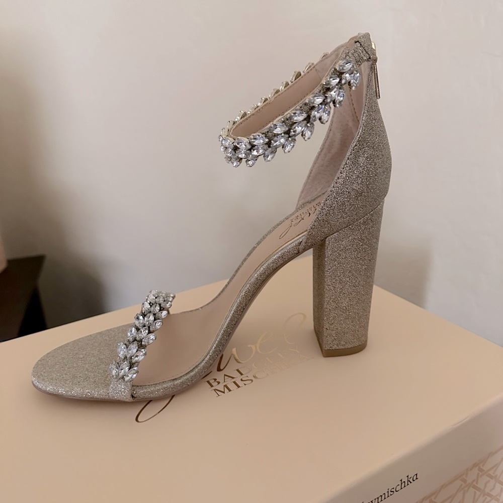 Jewel Badgley Mischka heels size 9 Gold